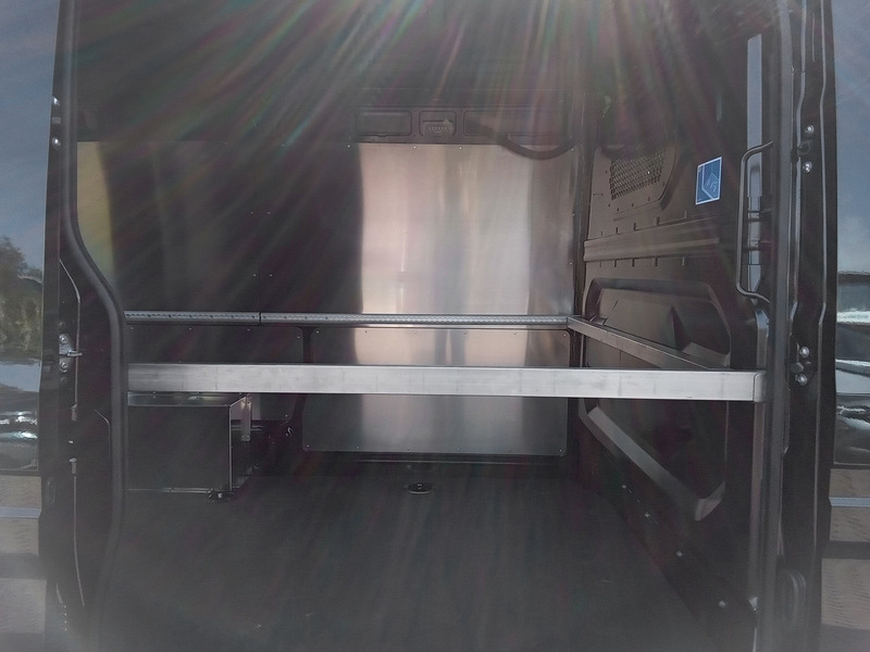 Fahrzeugabbildung Master FWD Kasten extra L2H2 3,5t Blue dCi 170 AT Euro6 Bild 7 von 9