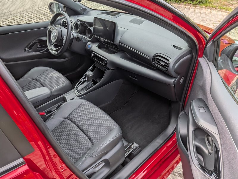 Fahrzeugabbildung Yaris ABS Fahrerairbag ESP Bild 6 von 15