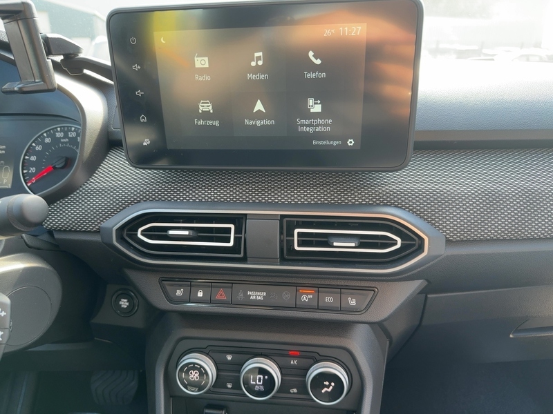 Fahrzeugabbildung Sandero Journey TCe 90 *GJR*KAMERA*SHZ*KLIMAAUTO.* Bild 10 von 15