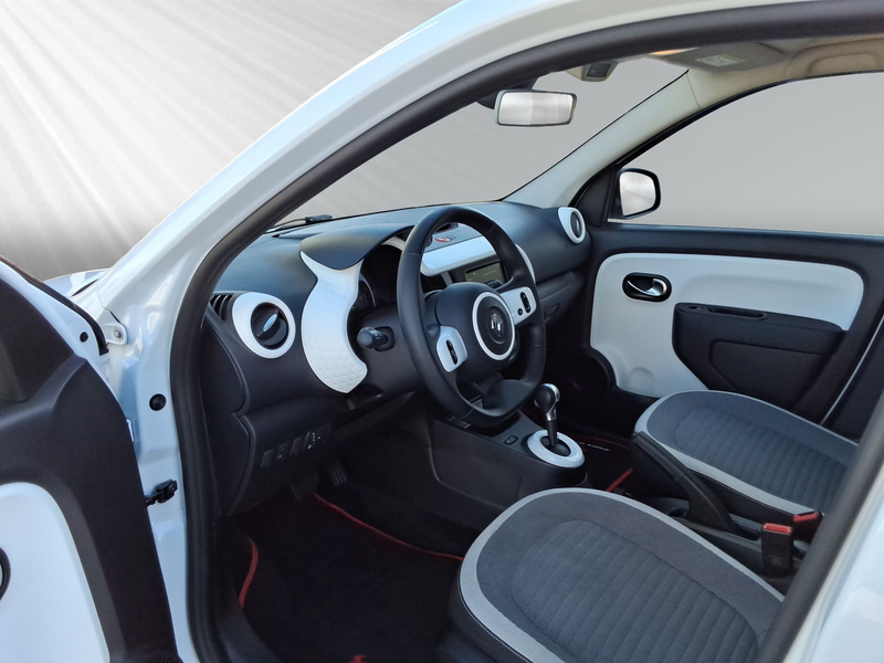 Fahrzeugabbildung Twingo E-TECH Equilibre Bild 7 von 12