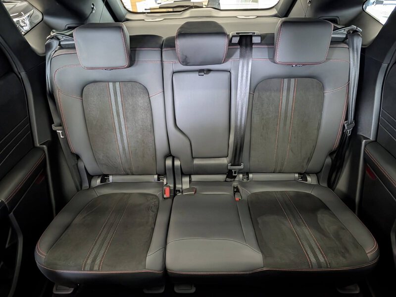 Fahrzeugabbildung Kuga 1.5 EcoBoost ST-Line X 4-Jahre FGS Bild 16 von 47