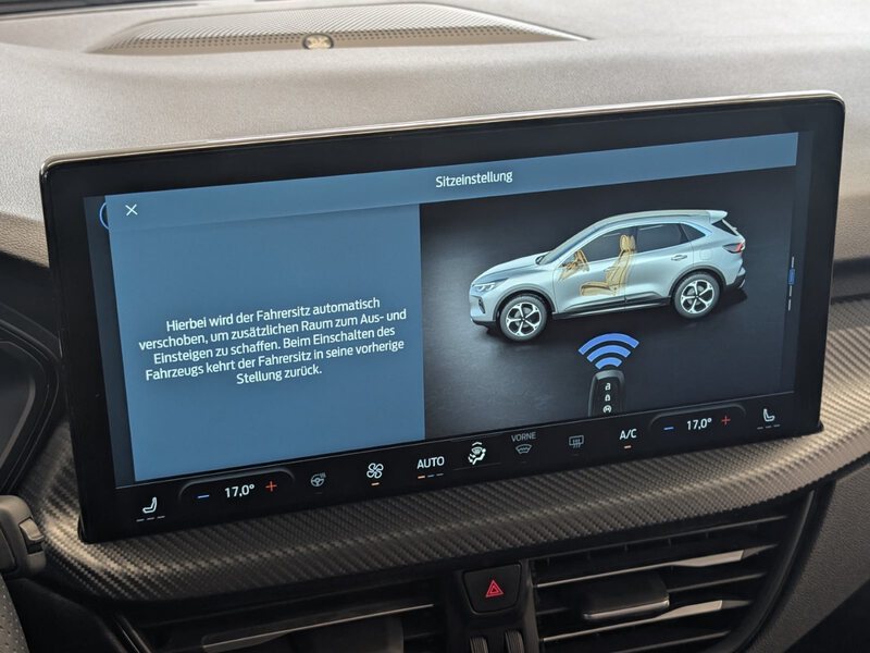 Fahrzeugabbildung Kuga 1.5 EcoBoost ST-Line X 4-Jahre FGS Bild 35 von 47