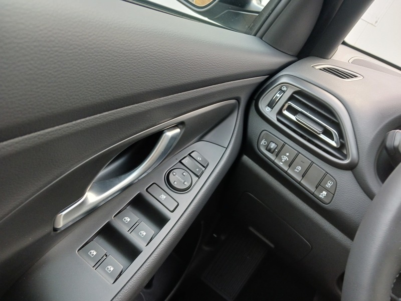 Fahrzeugabbildung i30 Advantage 48V-Mild-Hybrid 2WD DCT Bild 13 von 30