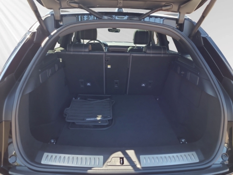 Fahrzeugabbildung Range Rover Velar D300 R-Dynamic SE Bild 6 von 11