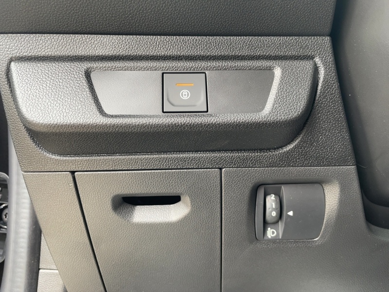 Fahrzeugabbildung Jogger +Klimaautomatik+Kamera+ Bild 31 von 49