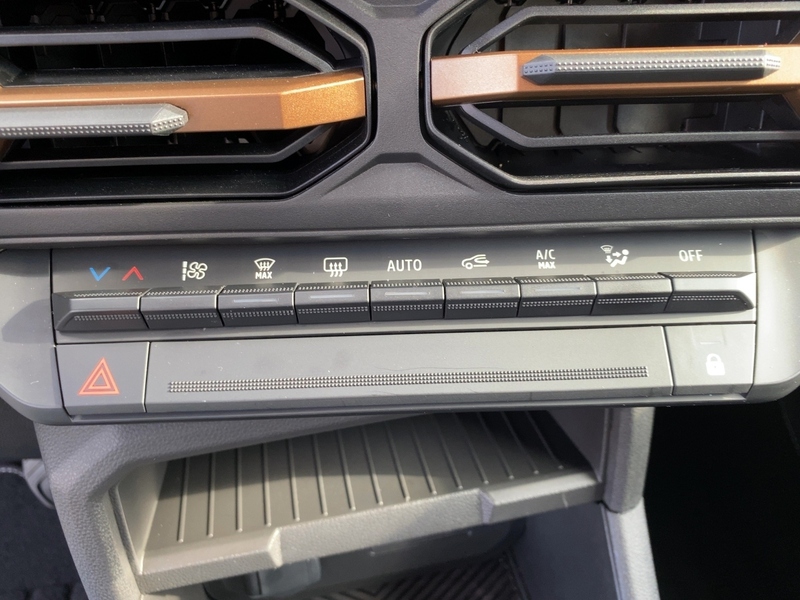 Fahrzeugabbildung Duster ABS ESP SERVO Bild 17 von 19