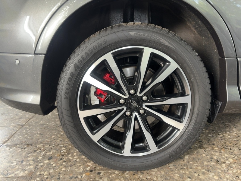 Fahrzeugabbildung Kuga 1.5 EcoBoost ST-Line 4x4 Start/Stopp Bild 7 von 26