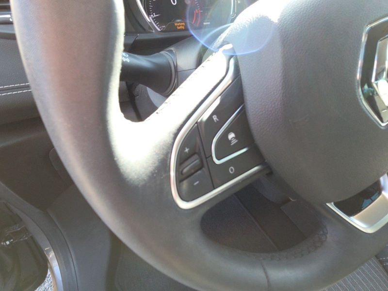 Fahrzeugabbildung Scenic IV 1.3 TCe 140 Techno+AUTOMATIK+NAVIGATION Bild 13 von 15