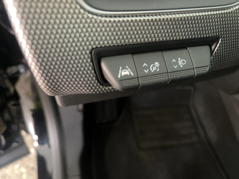 Fahrzeugabbildung Arkana 1.3 TCe 140 Mild-Hybrid Techno Bild 14 von 30