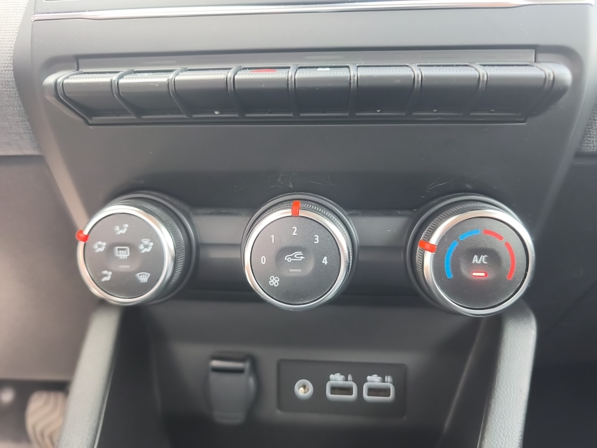 Renault Clio – Bild 14