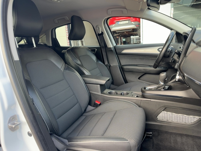 Fahrzeugabbildung Arkana INTENS TCe 140 EDC*GJR*Winter-Paket* Bild 11 von 15