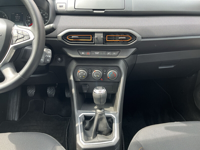 Fahrzeugabbildung Sandero Stepway Comfort TCe 90 Bild 19 von 22