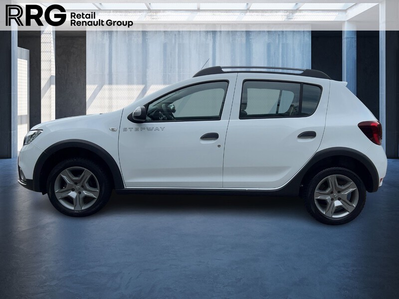 Fahrzeugabbildung Sandero Stepway Essential SCe 75 LED- Bild 2 von 22
