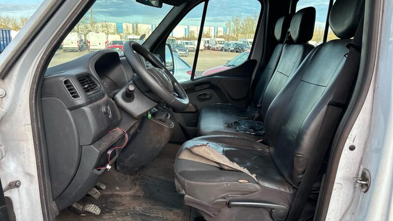 Renault Master Chassis Double Cabine