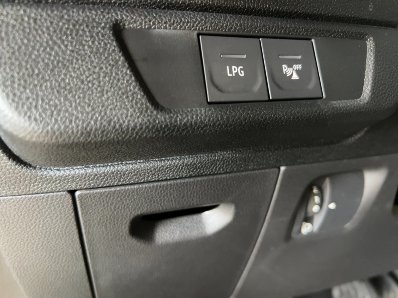 Fahrzeugabbildung Sandero PDC KLIMA keyless-Go Bild 14 von 23