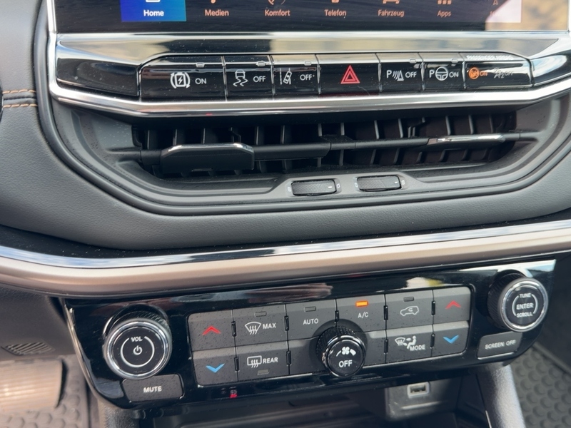 Fahrzeugabbildung Compass  High Upland Plug-In Hybrid 4xe Bild 14 von 15
