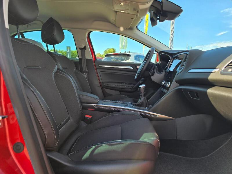 Fahrzeugabbildung Megane IV INTENS TCe 140 Bild 6 von 20
