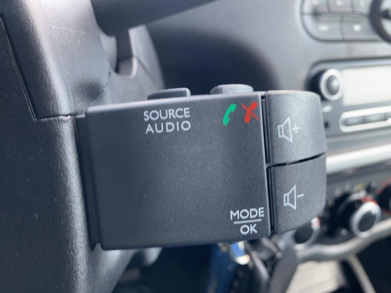 Fahrzeugabbildung Twingo ZEN SCe 65 Start & Stop Bild 17 von 21