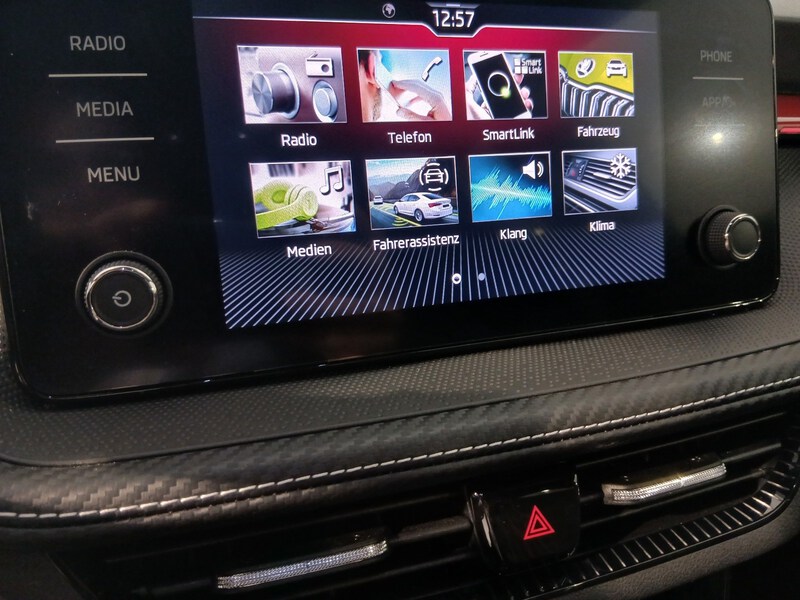 Fahrzeugabbildung Fabia 1.0 TSI Monte Carlo OPF Bild 31 von 47