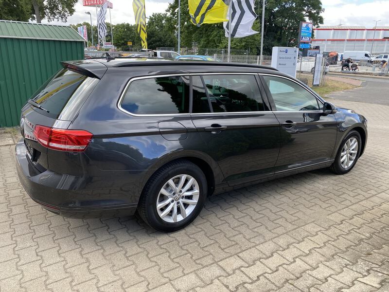 VW Passat Variant