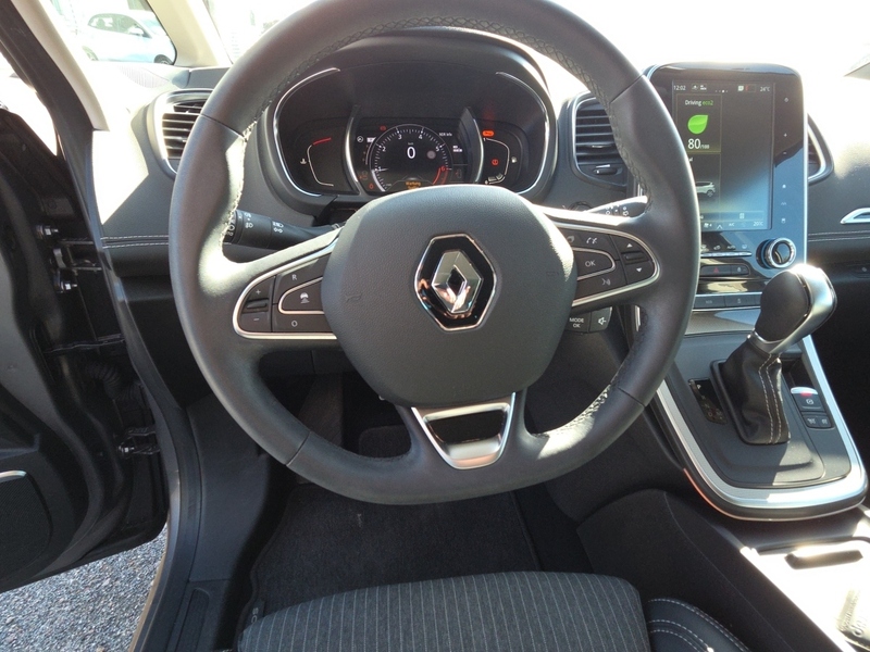 Fahrzeugabbildung Scenic IV 1.3 TCe 140 Techno+AUTOMATIK+NAVIGATION Bild 10 von 15