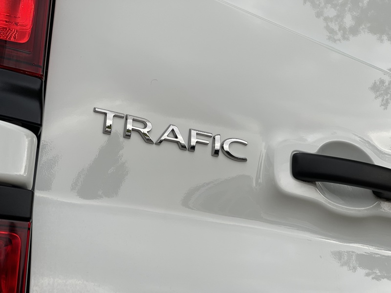 Fahrzeugabbildung Trafic L1H1 Komfort 3,0t dCi 110 PS Bild 18 von 35