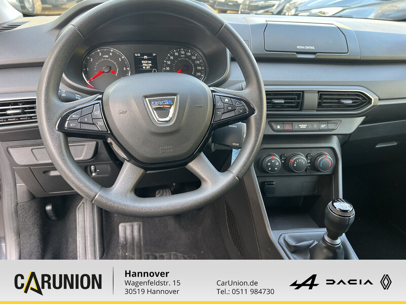 Fahrzeugabbildung Sandero Essential SCe 65 Bild 12 von 18