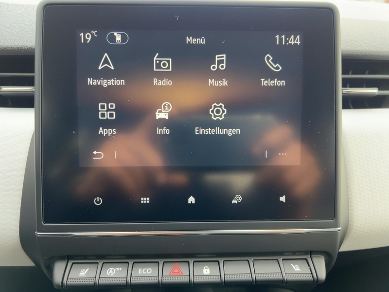 Fahrzeugabbildung Clio EVOLUTION TCe 90 Bild 14 von 23
