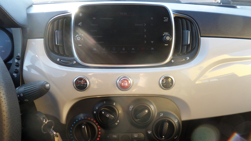 Fahrzeugabbildung Abarth Einparkhilfe hinten Klimaanlage DAB+ Bild 12 von 14