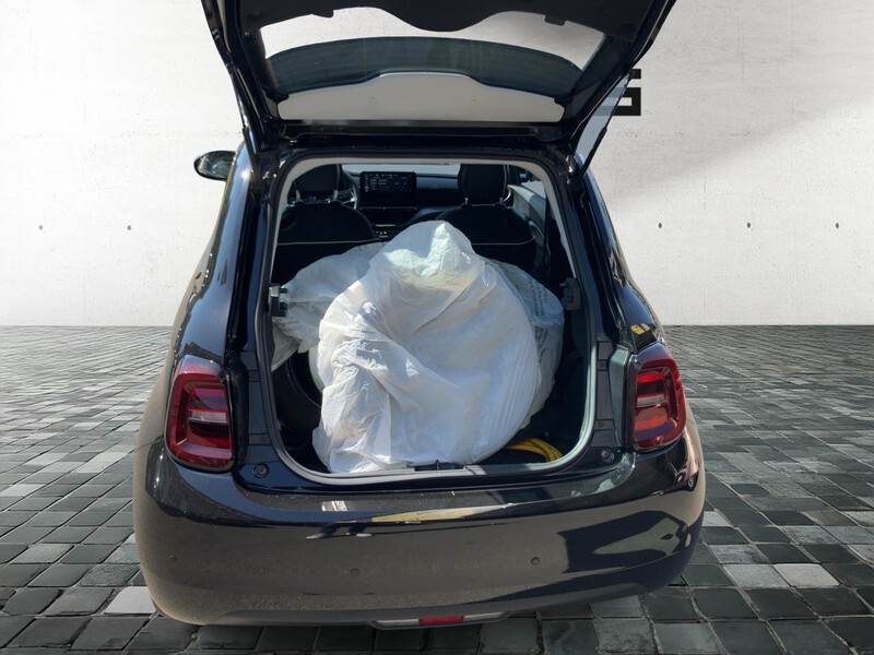 Fahrzeugabbildung Clio Allwetter*Klima*Carplay Bild 6 von 19