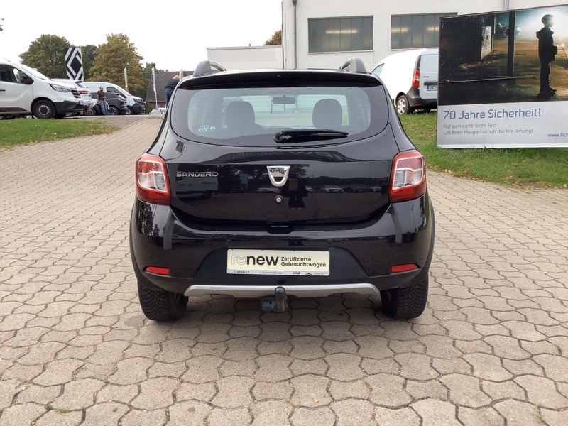 Fahrzeugabbildung Sandero Stepway Celebrat Bild 3 von 15
