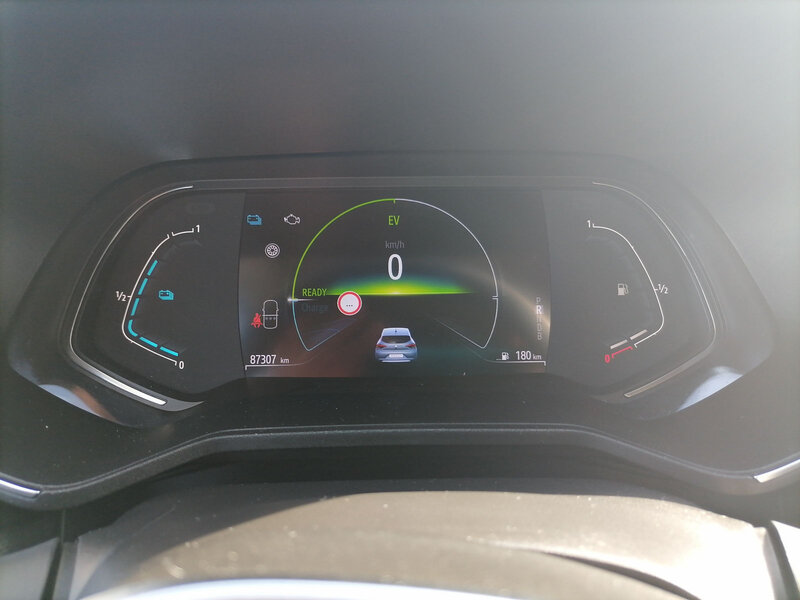 Fahrzeugabbildung Clio 1.6 E-TECH 140 Hybrid Bild 15 von 15