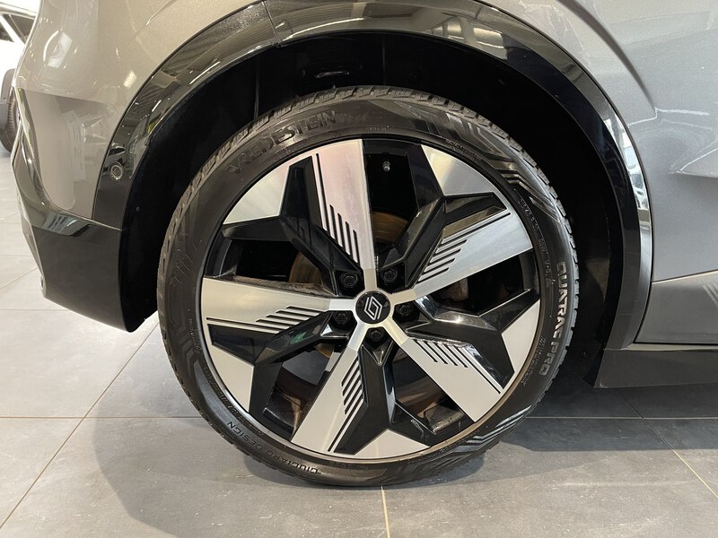 Fahrzeugabbildung Megane E-TECH Techno EV60 220 PS Optimum Charge  Bild 20 von 50