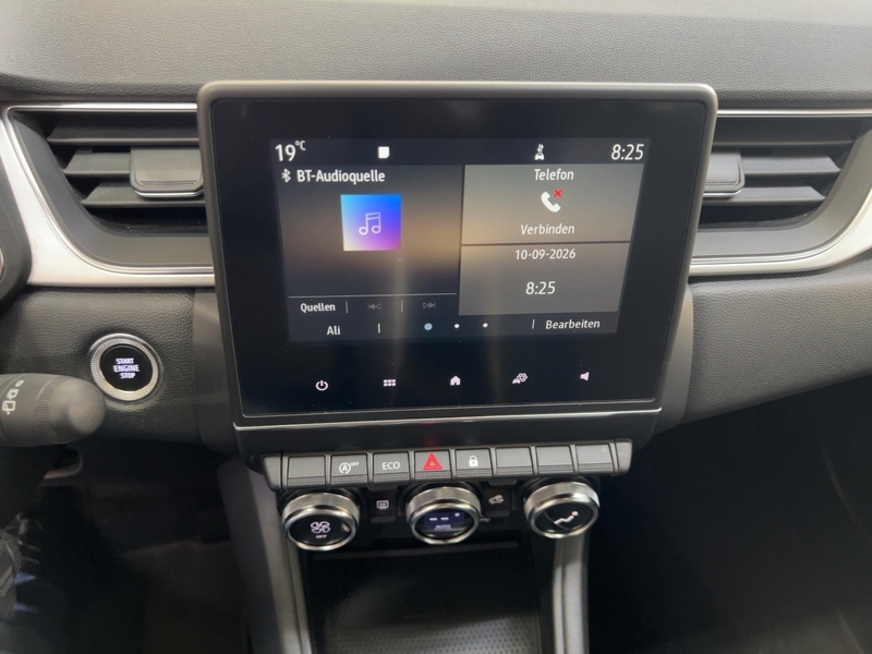 Fahrzeugabbildung Captur Apple CarPlay PDC KLIMA Bild 16 von 23