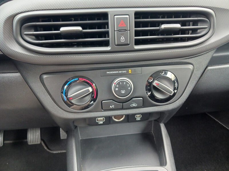 Fahrzeugabbildung i10 Select 1.0 Start&Stop MT  Bild 26 von 30