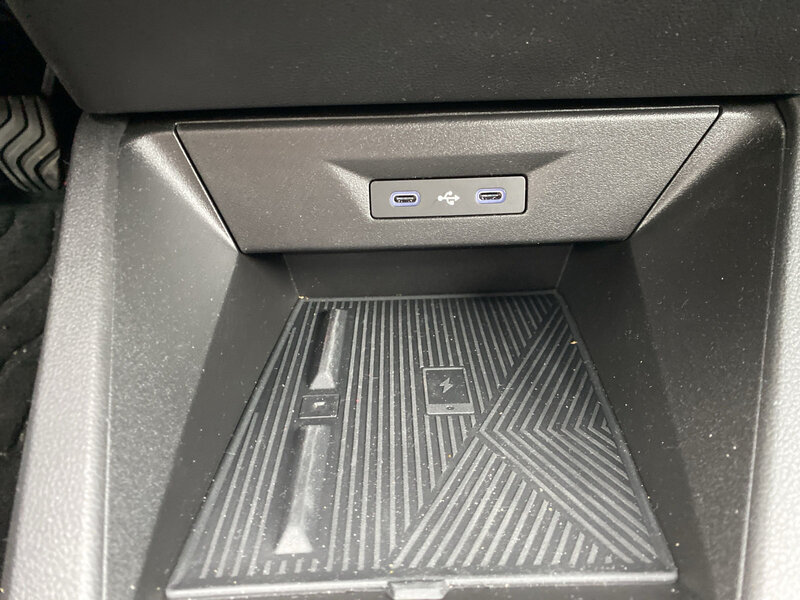 Fahrzeugabbildung Clio Navi Sitzheizung PDC Bild 19 von 20