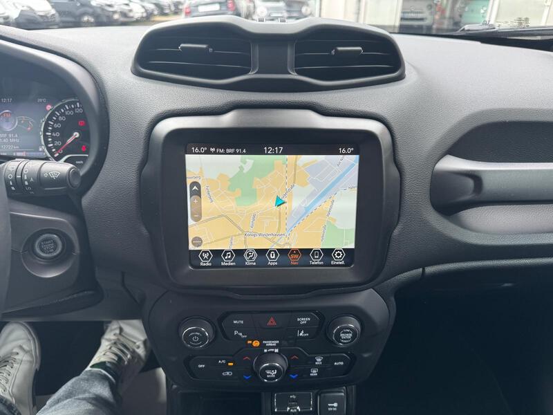 Fahrzeugabbildung Renegade CARPLAY*ACC*SHZ Bild 11 von 17