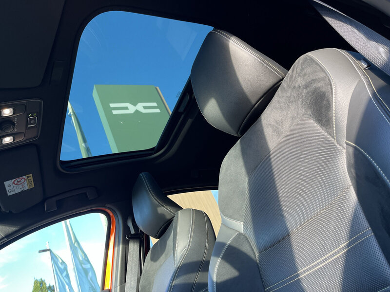 Fahrzeugabbildung Arkana Pano-Dach, Bose Bild 28 von 28