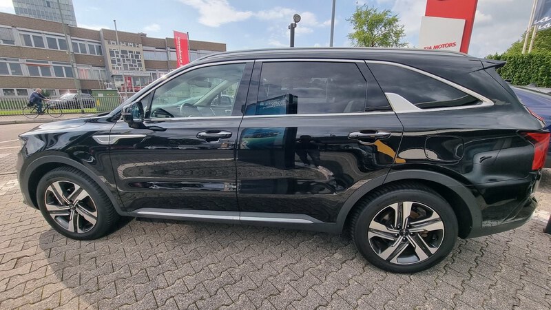Fahrzeugabbildung Sorento Platinum 4WD Plug-In Hybrid Bild 6 von 23