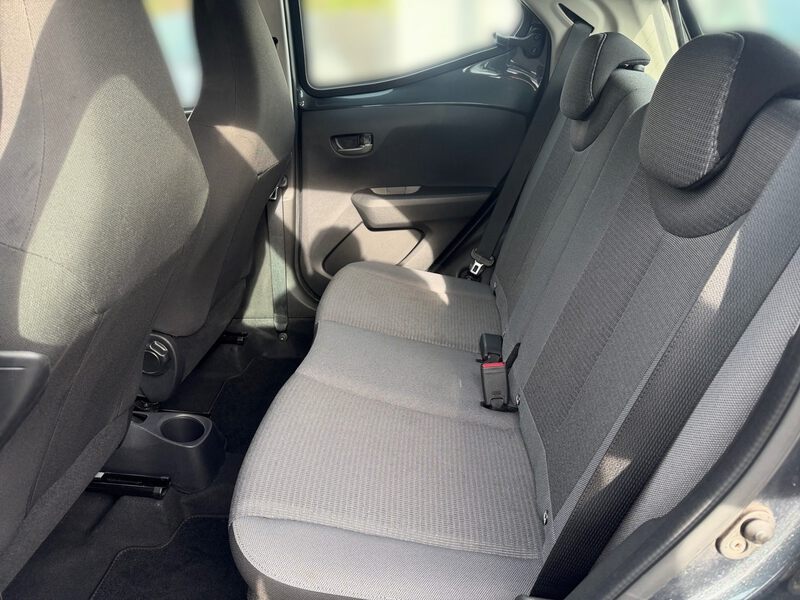 Fahrzeugabbildung Aygo *Rückfahrkamera* Bild 7 von 14