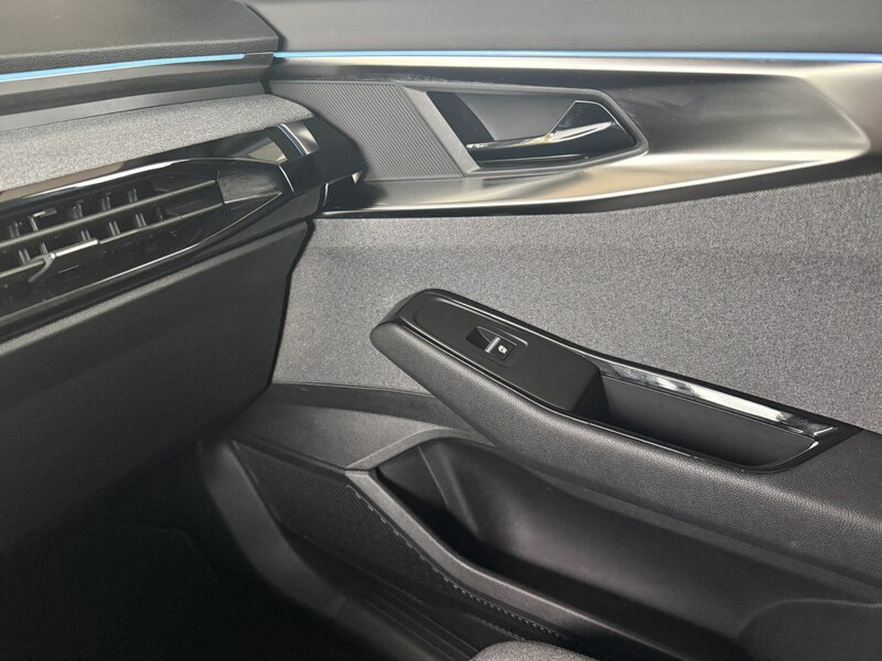 Fahrzeugabbildung Austral Mild Hybrid 140 Automatik Bild 22 von 26