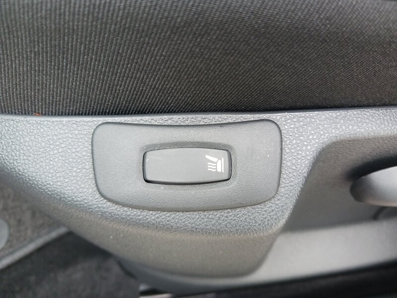 Fahrzeugabbildung Captur Initiale Paris TCe 120 Start&Stop MT  Bild 14 von 30