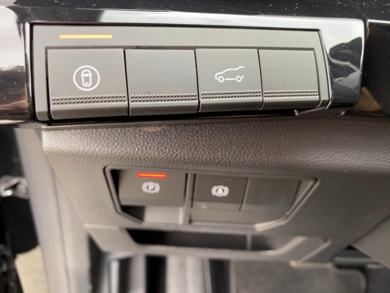 Fahrzeugabbildung Austral Techno Esprit Alpine E-Tech Full Hybrid 200 Bild 14 von 20