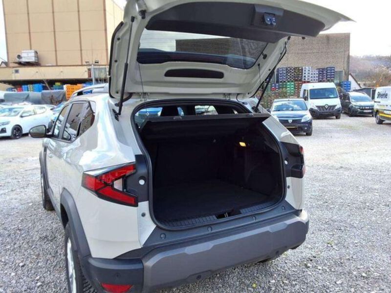Fahrzeugabbildung Duster TCE 130/360KAMERA/NAVI/CARPLAY Bild 13 von 17
