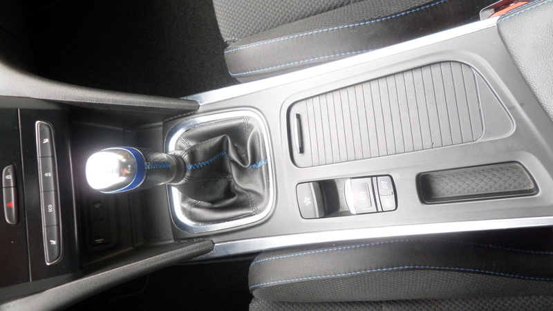 Fahrzeugabbildung Megane Navi Einparkhilfe hinten Klimaautomatik Bild 13 von 15