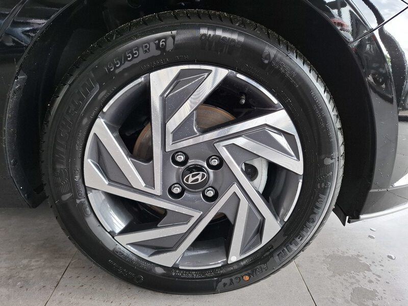 Fahrzeugabbildung i20 FL (MY25) 1.0 T-GDI (100 PS) 6-MT 2WD Trend Bild 40 von 43