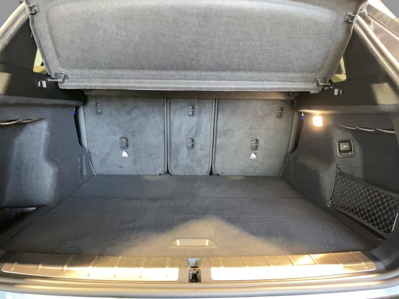 Fahrzeugabbildung X1 sDrive 18 i xLine 1.5L 136PS Bild 6 von 21