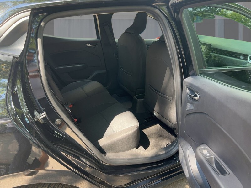 Fahrzeugabbildung Clio Apple CarPlay SHZ PDC KLIMA Bild 9 von 21