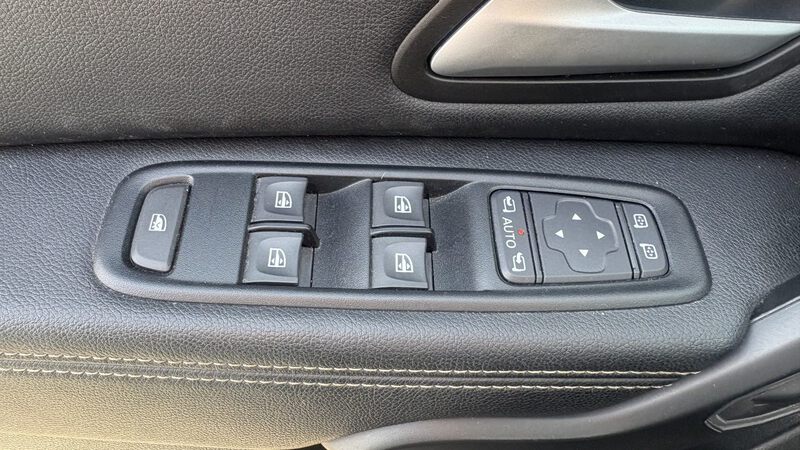 Fahrzeugabbildung Duster 4x4 Bild 16 von 20