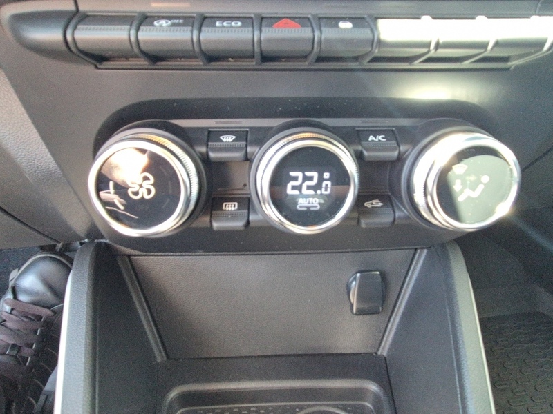 Fahrzeugabbildung Duster Prestige TCe 150 2WD GPF Bild 13 von 15